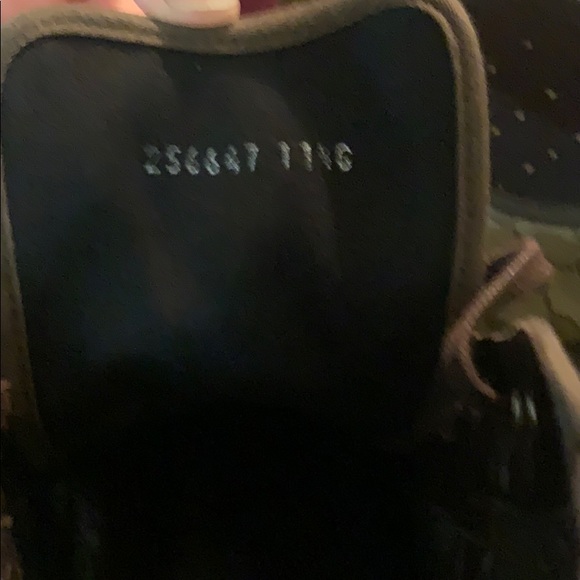 Shoes - Picture 4 of 6